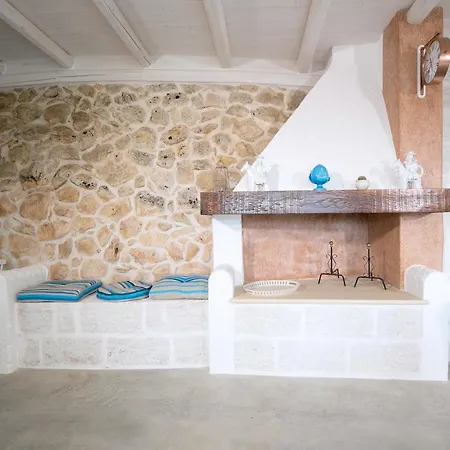 Trullo Indipendente بيت للعطل